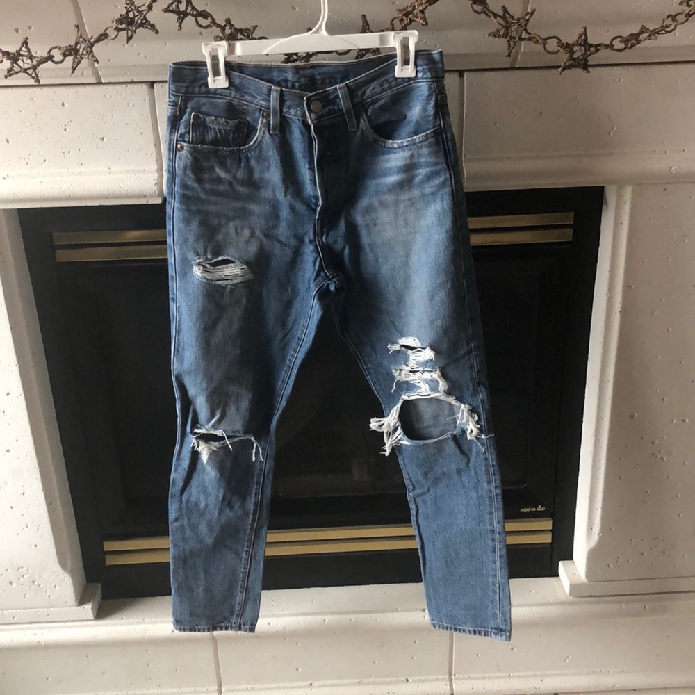 Levi’s 501 button fly jeans size 28